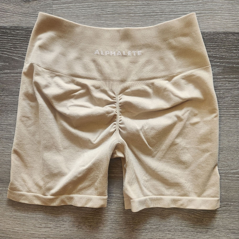 Alphalete Scrunch Bum Shorts